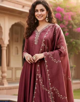 Dark wine embroidered kurta set 2