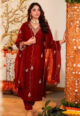 Red festive kurta set with dupatta 1