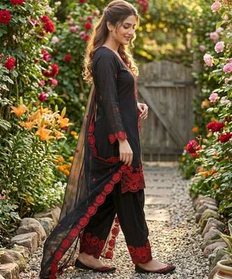 black embroidered kurta set with red detailing 3