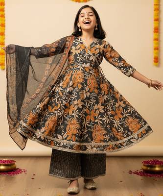 Girl's cotton blend printed angrakha kurta palazzo with dupatta set 2