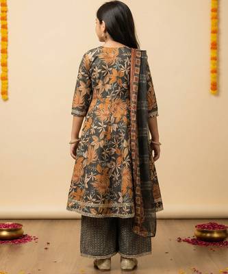 Girl's cotton blend printed angrakha kurta palazzo with dupatta set 4