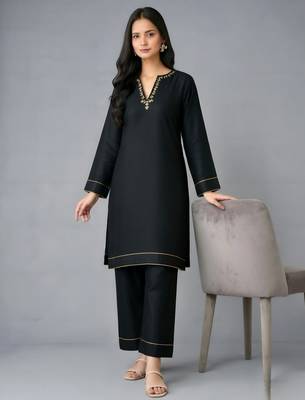Black embroidered rayon kurta set 1