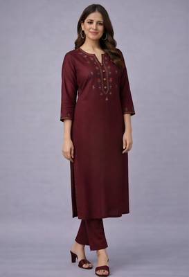 Maroon embroidered rayon kurta set 2