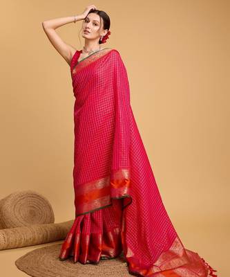 Dark pink woven checkered pure silk banarasi saree with blouse 3