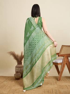 Light green printed color block embellished cotton silk bollywood saree with blouse 4