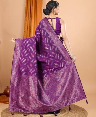 Magenta woven self design embellished silk blend banarasi saree with blouse 4
