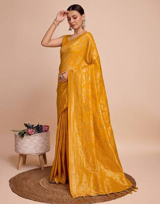 Gold woven embellished silk blend banarasi saree with blouse 3