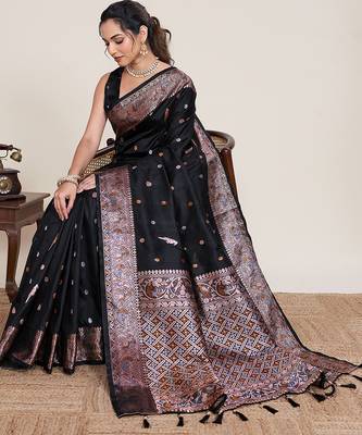 Black floral jacquard banarasi saree with blouse 2