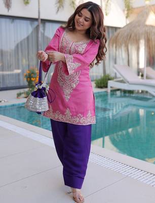 Alluring Pink Zari Work Viscose Traditional Salwar Kameez 2