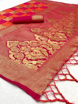 Pink silk blend banarasi saree with unstitched blouse piece 3