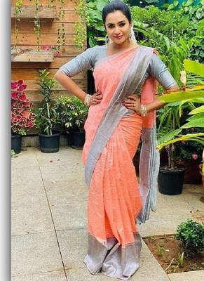 Peach grey silk blend banarasi saree with unstitched blouse piece 3