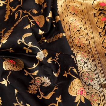 Black silk blend banarasi saree with unstitched blouse piece 4