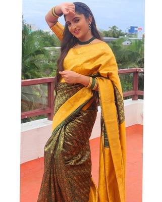 Green yellow silk blend banarasi saree with unstitched blouse piece 3