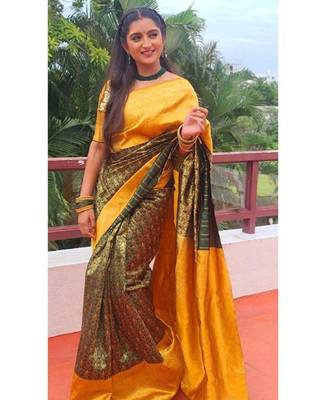 Green yellow silk blend banarasi saree with unstitched blouse piece 4