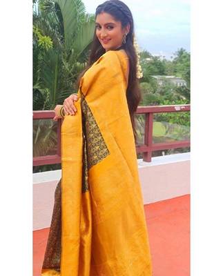 Green yellow silk blend banarasi saree with unstitched blouse piece 5