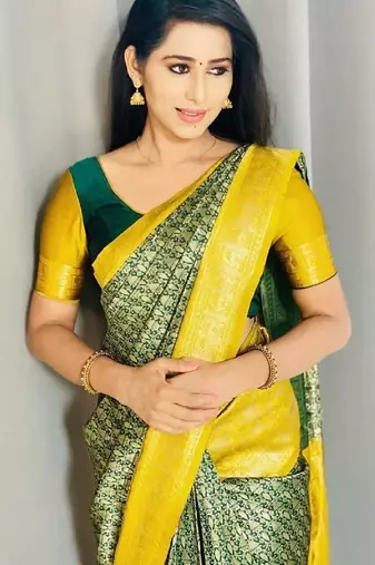 Green yellow silk blend banarasi saree with unstitched blouse piece