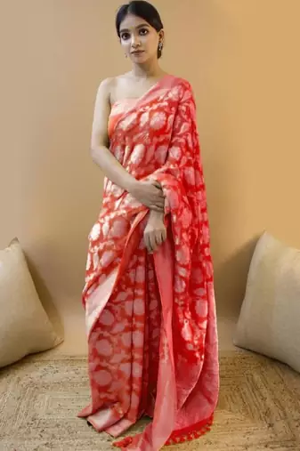 Red silk blend banarasi saree with unstitched blouse piece