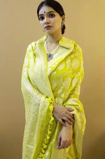 Yellow silk blend banarasi saree with unstitched blouse piece