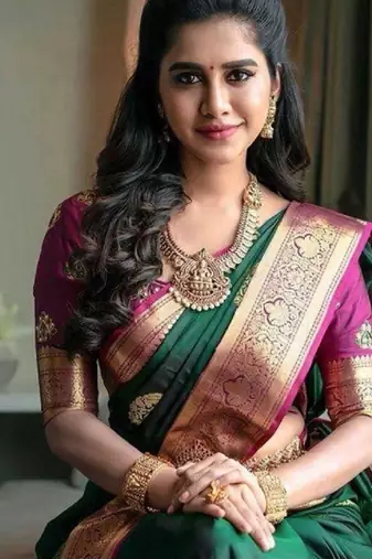 Green pink silk blend banarasi saree with unstitched blouse piece