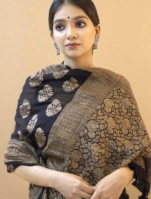 Black silk blend banarasi saree with unstitched blouse piece 3