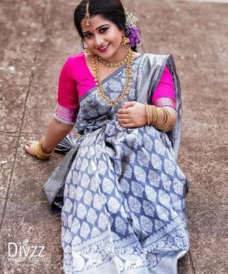 Grey silk blend banarasi saree with unstitched blouse piece 3