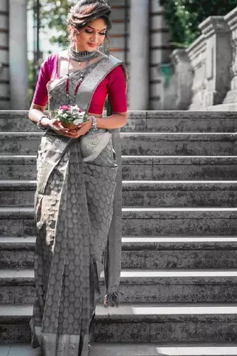 Grey silk blend banarasi saree with unstitched blouse piece