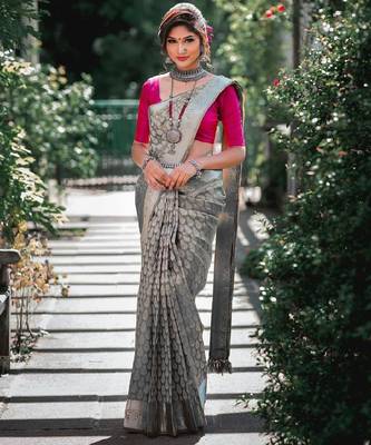 Grey silk blend banarasi saree with unstitched blouse piece 3