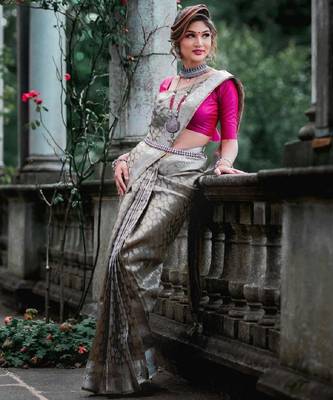 Grey silk blend banarasi saree with unstitched blouse piece 4