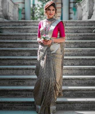 Grey silk blend banarasi saree with unstitched blouse piece 5