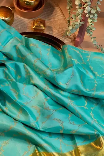 Rama silk blend banarasi saree with unstitched blouse piece