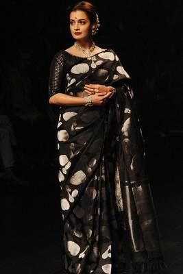 Black silk blend banarasi saree with unstitched blouse piece 3