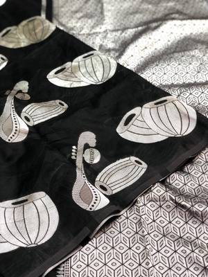 Black silk blend banarasi saree with unstitched blouse piece 5