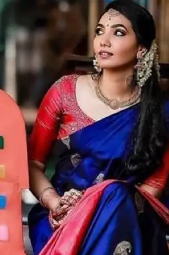 Blue red silk blend banarasi saree with unstitched blouse piece