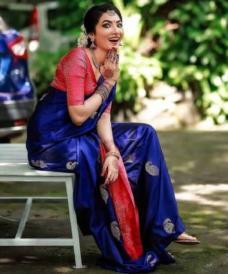 Blue red silk blend banarasi saree with unstitched blouse piece 3