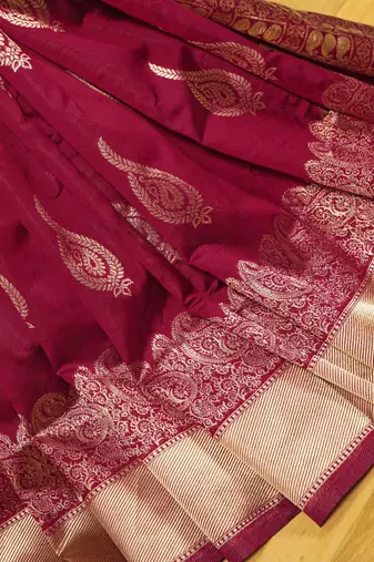 Maroon silk blend banarasi saree with unstitched blouse piece