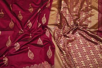 Maroon silk blend banarasi saree with unstitched blouse piece 4