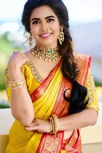 Yellow red silk blend banarasi saree with unstitched blouse piece