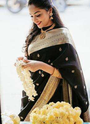 Black silk blend banarasi saree with unstitched blouse piece 1