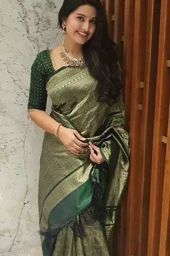 Green silk blend banarasi saree with unstitched blouse piece