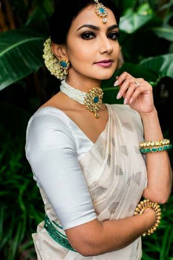 White soft silk blend banarasi jacuard work designer party wear saree with unstitched blouse piece