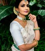 White silk blend banarasi saree with unstitched blouse piece