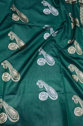Green silk blend banarasi saree with unstitched blouse piece