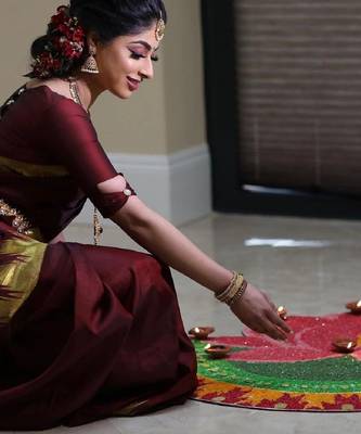 Maroon silk blend banarasi saree with unstitched blouse piece 4