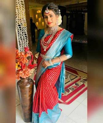 Red rama silk blend banarasi saree with unstitched blouse piece 1