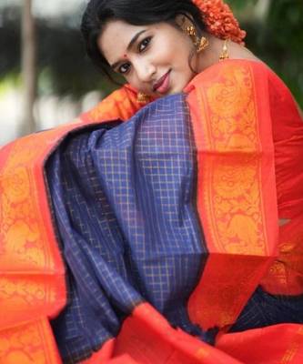 Blue red silk blend banarasi saree with unstitched blouse piece 3