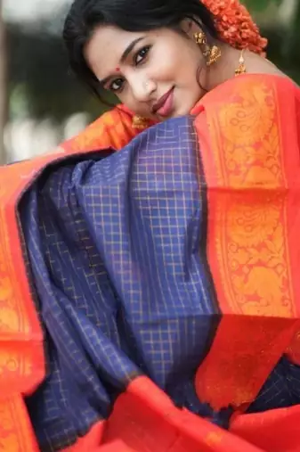 Blue red silk blend banarasi saree with unstitched blouse piece
