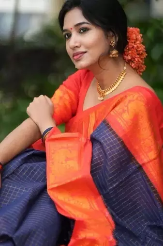 Blue red silk blend banarasi saree with unstitched blouse piece