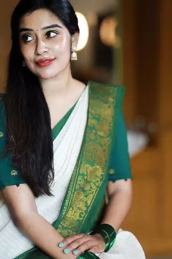 White green silk blend banarasi saree with unstitched blouse piece