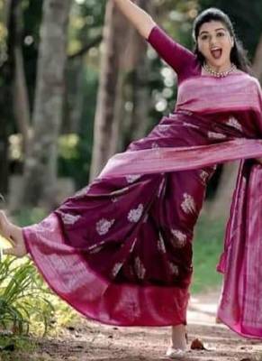 White pink silk blend banarasi saree with unstitched blouse piece 3