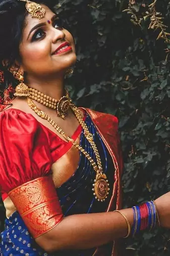 Blue red silk blend banarasi saree with unstitched blouse piece